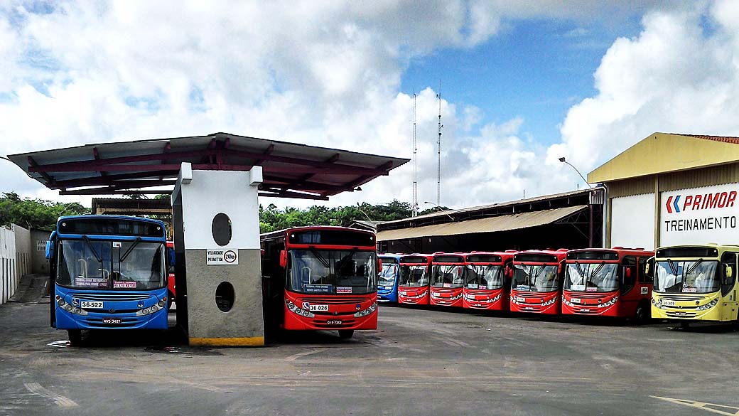 Garagem de ônibus no centro da cidade de São Luís, Maranhão