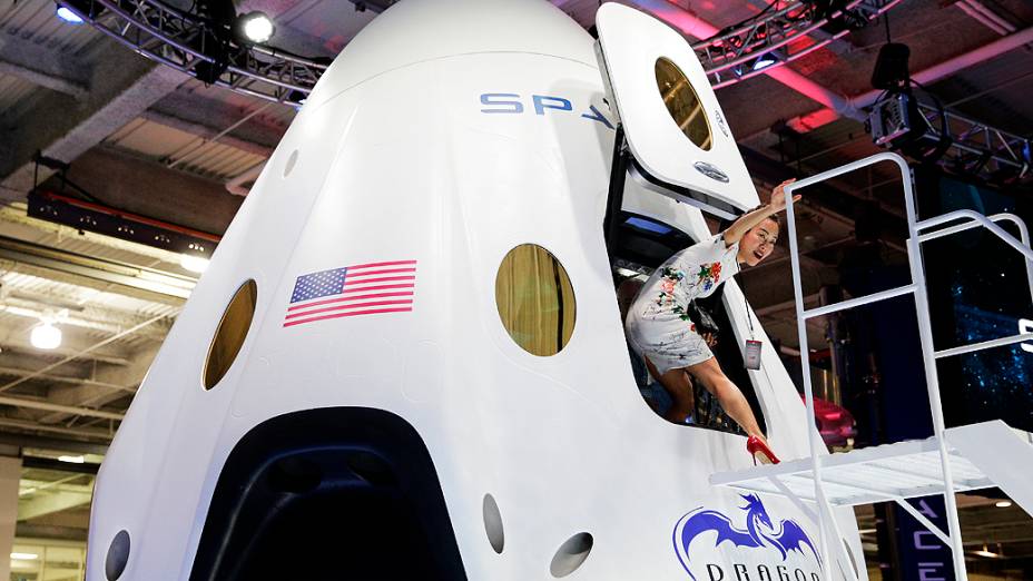 A empresa privada americana SpaceX lançou na Califórnia a nave Dragon V2, projetada para transportar novamente astronautas para a Estação Espacial Internacional (ISS, na sigla em inglês) a partir dos Estados Unidos<br><br> 