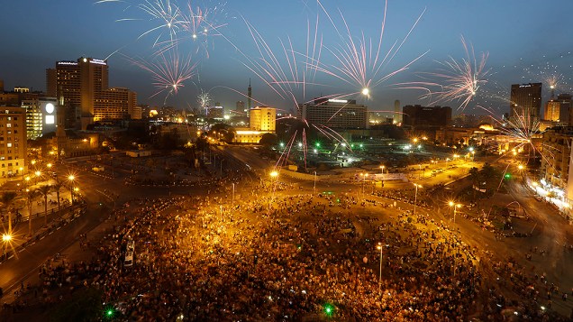 No Egito, partidários de Abdel-Fattah el-Sissi comemoram o resultado das eleições na Praça do Cairo