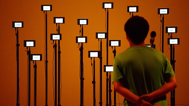 Visitante observa obra em exposição no museu Nacional da China, em Pequim