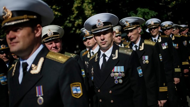 Soldados do exército durante cerimônia de graduação na Universidade Nacional de Defesa da Ucrânia, em Kiev