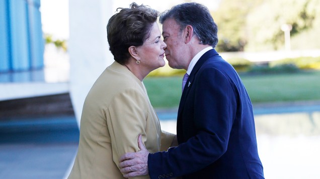 Dilma Rousseff recebeu o presidente colombiano, Juan Manuel Santos, no Palácio da Alvorada, em Brasília