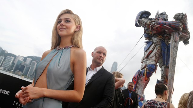 A atriz americana Nicola Peltz durante a estréia mundial do filme Transformers 4: Idade de Extinção, em Hong Kong
