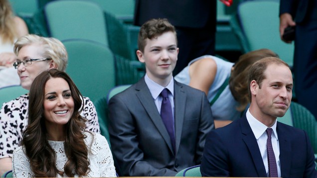O príncipe William e a esposa, Catherine, Duquesa de Cambridge, durante o Campeonato de Ténis de Wimbledon, em Londres