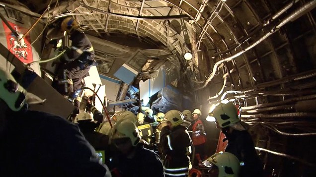 Em Moscou, pelo menos 20 pessoas morreram e cerca de 160 ficaram feridas em descarrilamento de metrô