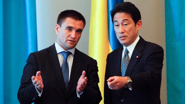 Em Kiev, o Ministro das Relações Exteriores da Ucrânia, Pavlo Klimkin, reuniu-se com Fumio Kishida, Ministro das Relações Exteriores do Japão. A diplomacia ucraniana tem procurado apoio internacional para conter a crise que assola o país