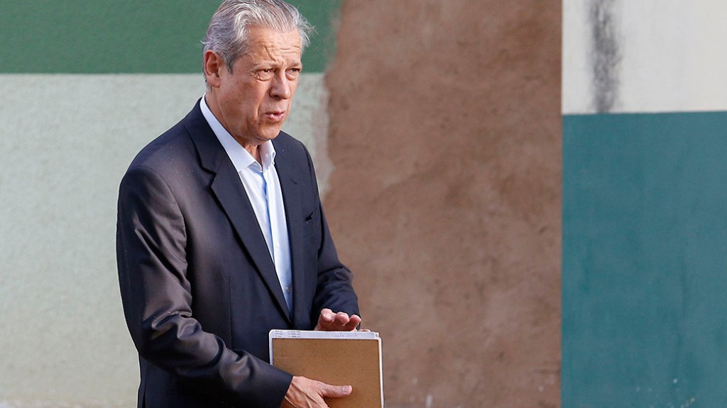 O ex-ministro da Casa Civil José Dirceu, condenado no processo do mensalão