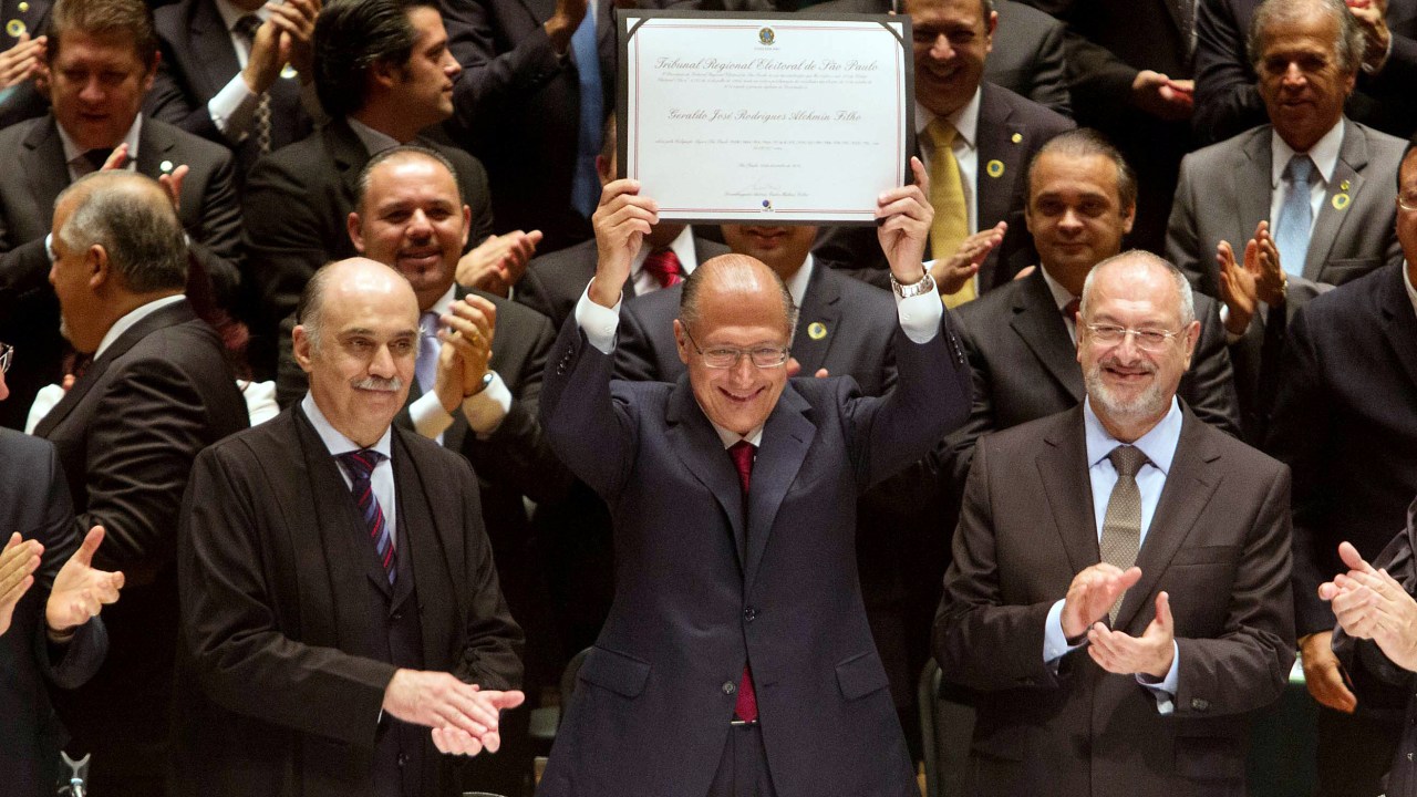 O governador reeleito, Geraldo Alckmin (PSDB) recebe nesta sexta-feira (19), o diploma de governador de São Paulo, na sala São Paulo, região Central de São Paulo (SP)