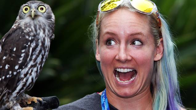 Tenistas posam com animais típicos durante Aberto da Austrália. A americana Bethanie Mattek Sands reagiu assustada com uma coruja em seu ombro