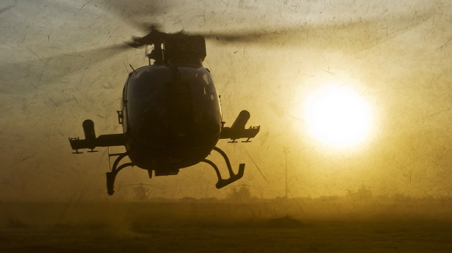 Helicóptero da Força Aérea francesa pousa no aeroporto Sevare, Mali nesta quarta feira (23) 