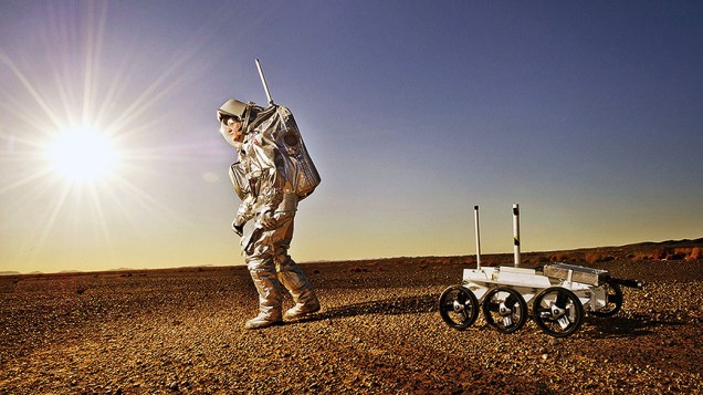 Astronauta austríaco simula em tempo real viagem de um mês à Marte nas dunas do deserto Merzouga, Marrocos