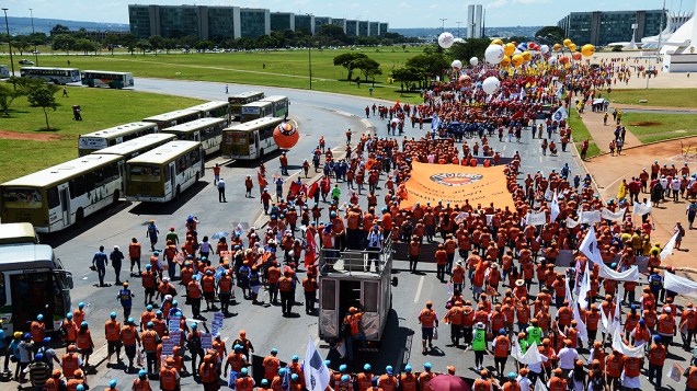 Manifestantes participam nesta quarta-feira (6) da 7ª Marcha a Brasília