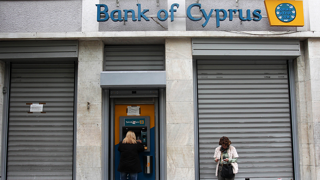 Bancos do Chipre só voltarão a abrir suas portas na próxima quinta-feira