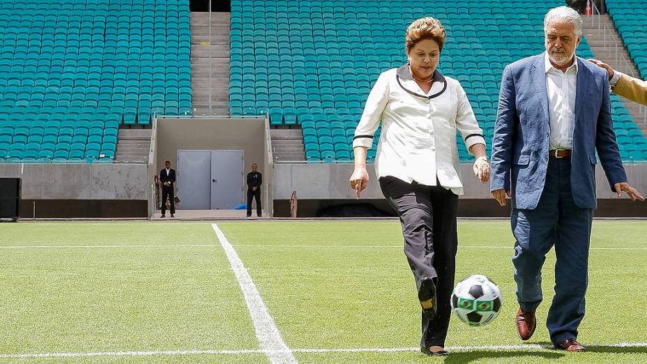 A presidente Dilma Rousseff durante a inauguração da Arena Fonte Nova, em Salvador(BA), que deve receber jogos da Copa das Confederações de 2013 e da Copa do Mundo de 2014