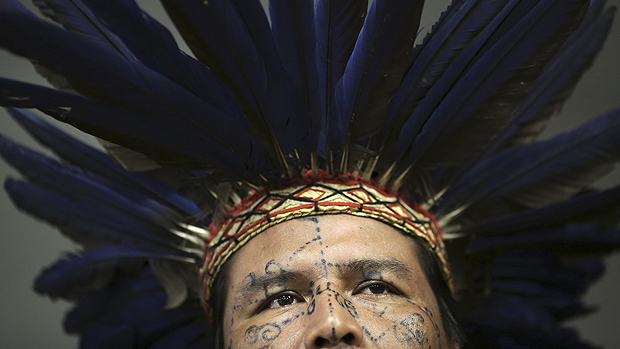 Luiz Fernando, da tribo Kadiwzu, em discussão sobre a situação dos povos indígenas na Comissão de Direitos Humanos, em Brasília