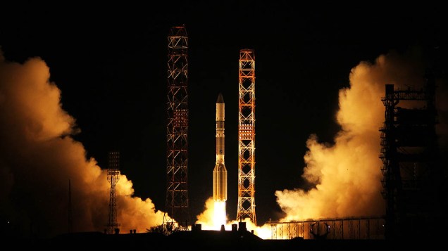 Foguete Proton-M carregando Eutelsat 3D colocou com sucesso em órbita o satélite da Eutelsat Communications, agência de notícias russa, no Cazaquistão