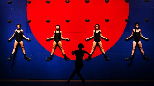 Dançarinas da companhia de Deborah Colker se apresentam em festival de balé em Cali, na Colômbia