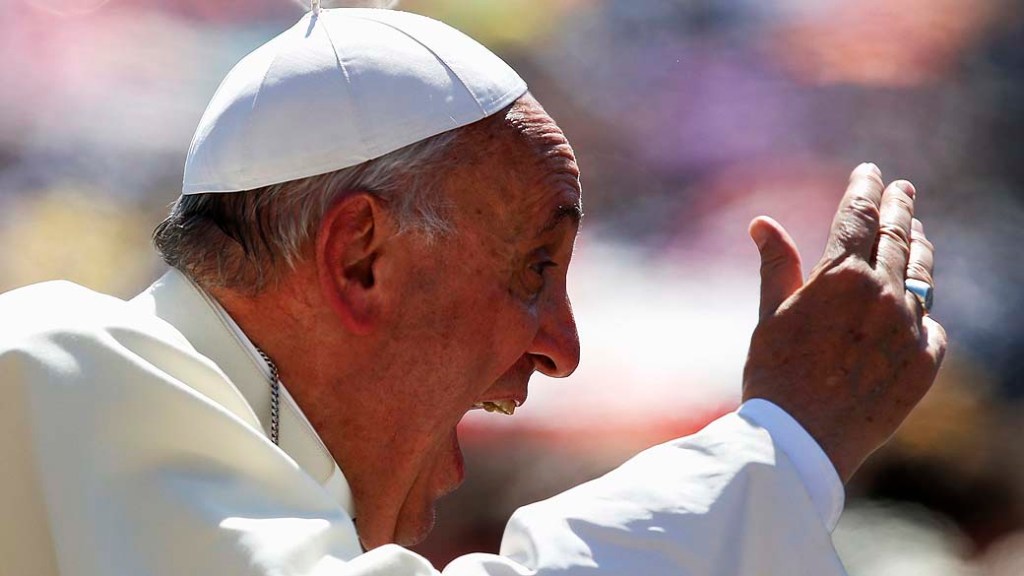 Papa Francisco chega para audiência semanal na Praça de São Pedro, no Vaticano