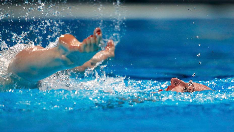 Svetlana Romashina realiza nado sincronizado individual livre durante o Campeonato Mundial de Natação, na arena Sant Jordi, em Barcelona