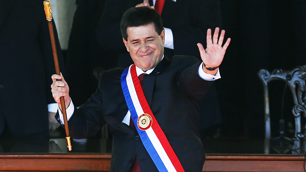 Horacio Cartes, presidente eleito do Paraguai, toma posse do cargo em cerimônia realizada no Palácio de Lopez, em Assunção, nesta quinta-feira (15)