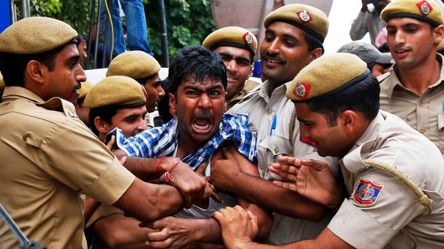 Polícia detém líder do partido Telugu Desam Party (TDP) em Nova Délhi, na Índia