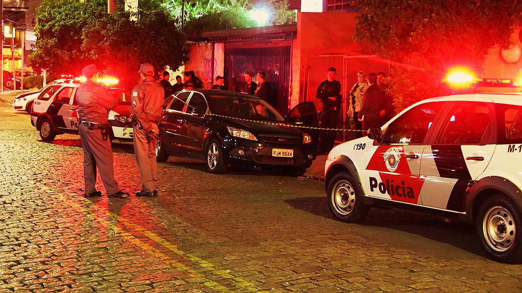 Delegado da Polícia Civil reage a uma tentativa de sequestro e acaba matando um dos suspeitos na Rua dos Periquitos, em Moema, na zona sul de São Paulo (SP)