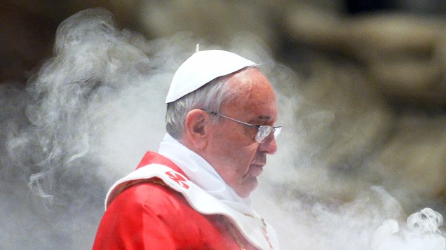 Papa Francisco celebra missa para os cardeais e bispos que morreram este ano, na Basílica de São Pedro, no Vaticano Papa Francisco celebra missa para os cardeais e bispos que morreram este ano, na Basílica de São Pedro, no Vaticano