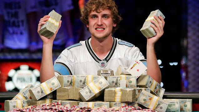 O americano Ryan Riess de 23 anos vence mundial de pôquer e fatura R$ 19 milhões