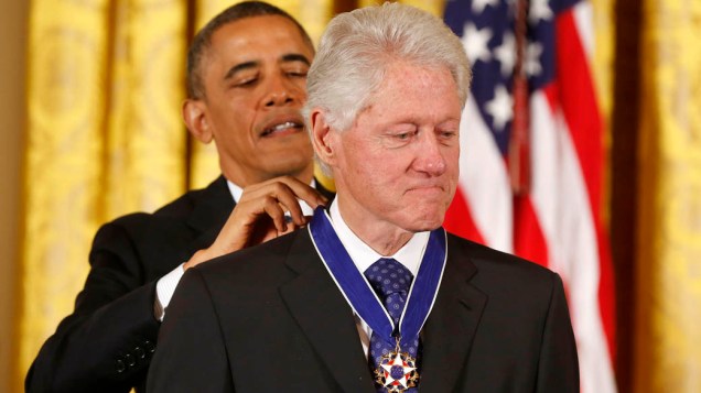 O presidente americano Barack Obama concede a Medalha da Liberdade a Bill Clinton, nos Estados Unidos