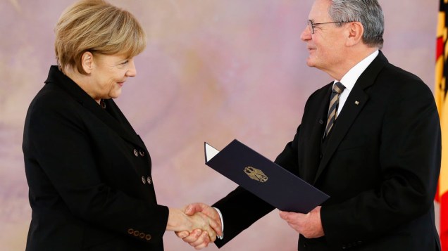 A chanceler alemã, Angela Merkel, é reeleita chanceler por mais 4 anos pelo Parlamento alemão em Berlim