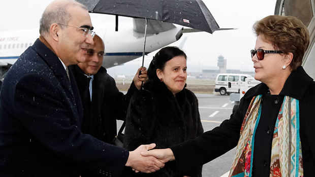 Dilma desembarca em Zurique para participar do Fórum Econômico de Davos, na Suíça