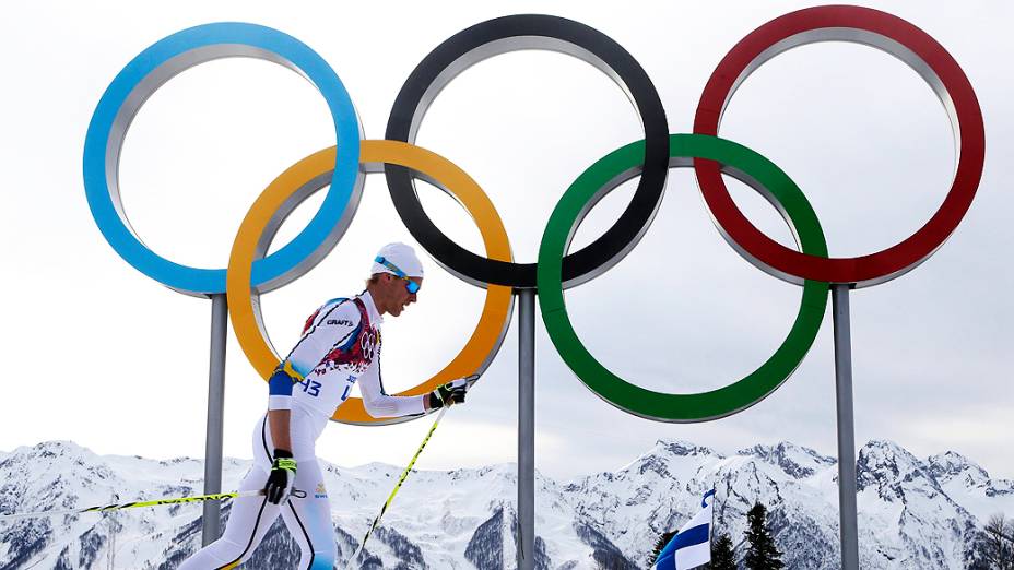 O sueco Daniel Richardsson durante a competição de esqui cross-country em Sochi, na Rússia, nesta sexta-feira (14)