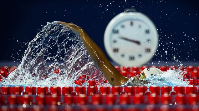 Nadadora participa de uma sessão de treinamento antes do início de sua competição nesta quinta-feira (25), no Campeonato Mundial da FINA, em Barcelona, Espanha