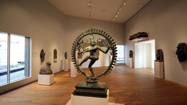 Escultura em bronze da deusa indiana Shiva. Obra do século 12