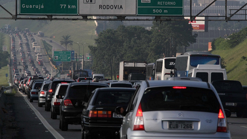 congestionamento na Rodovia dos Imigrantes em 18 de fevereiro de 2012