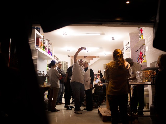 O sírio Jehad Mhdalhafi começou a vender sucos e abriu um restaurante depois de um ano no Brasil: história de adaptação