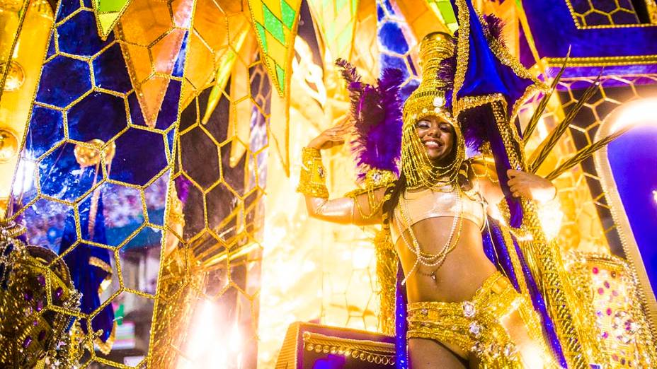 Desfile da Imperatriz Leopoldinense homenageou o ex-jogador Zico na segunda noite do carnaval carioca