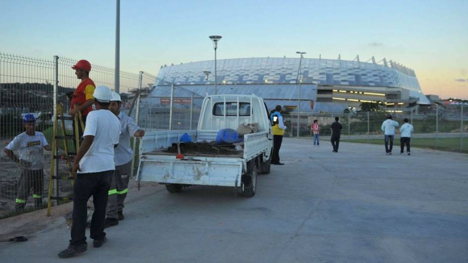 Os últimos preparativos para o primeiro jogo da Arena Pernambuco, entre Náutico e Sporting