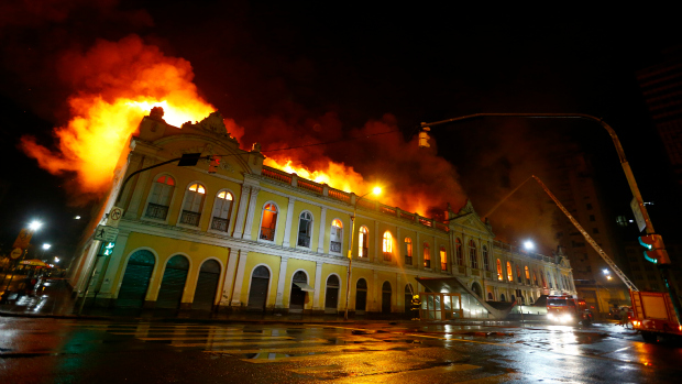 Incêndio no Mercado Público de Porto Alegre