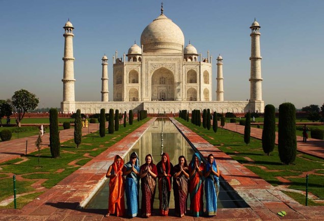 O monumento Taj Mahal em Agra, na Índia