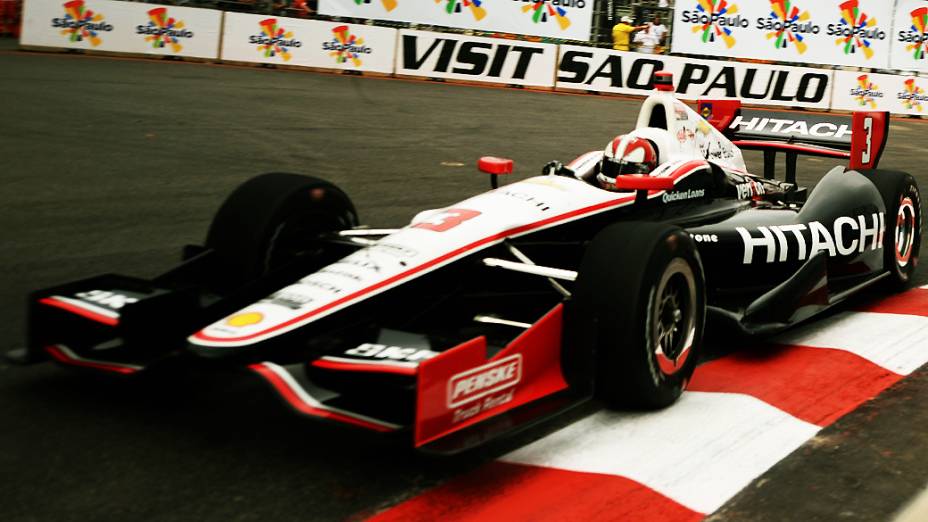 Hélio Castroneves durante corrida da Indy 300, no Anhembi, em São Paulo neste domingo (05)