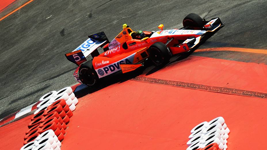 Ernesto Viso durante a Indy 300 no Anhembi