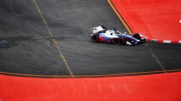 Piloto Marco Andretti no treino de classificação da fórmula Indy, no sambódromo do Anhembi