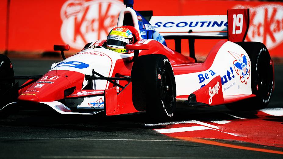 Carro durante a corrida da São Paulo Indy 300 no autódromo de rua do Anhembi na zona norte da cidade