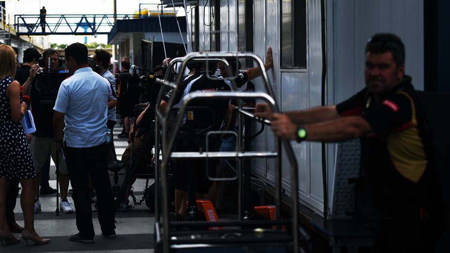 O trabalho nos boxes e área de paddock do Autódromo de Interlagos