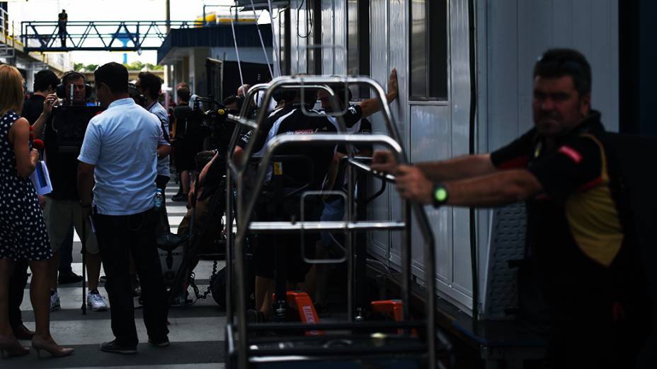 O trabalho nos boxes e área de paddock do Autódromo de Interlagos