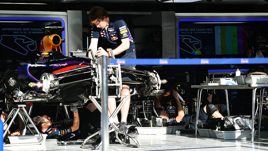 O trabalho nos boxes e área de paddock do Autódromo de Interlagos