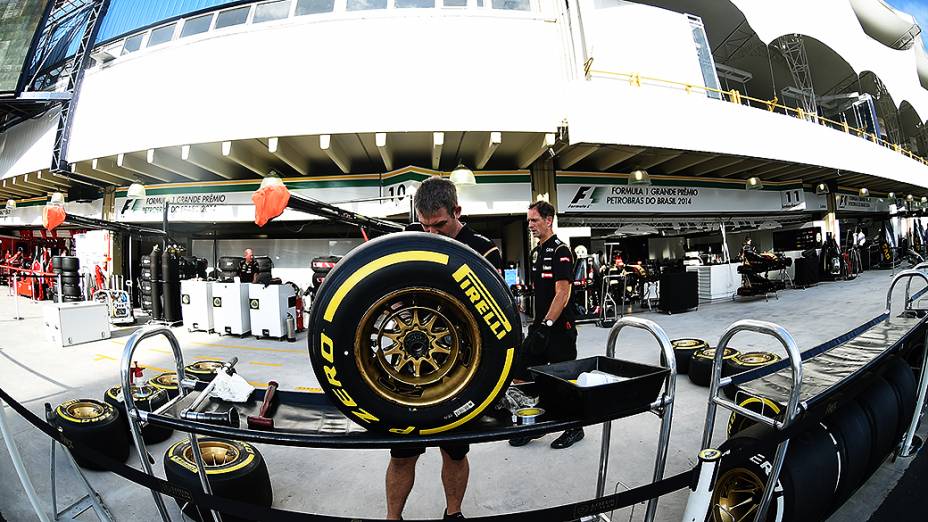 O trabalho nos boxes e área de paddock do Autódromo de Interlagos