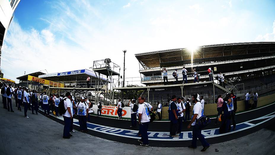 O trabalho nos boxes e área de paddock do Autódromo de Interlagos