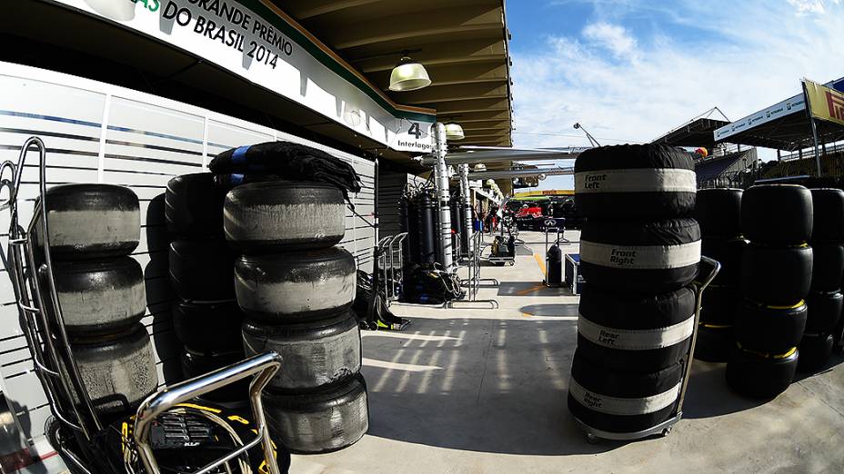 O trabalho nos boxes e área de paddock do Autódromo de Interlagos